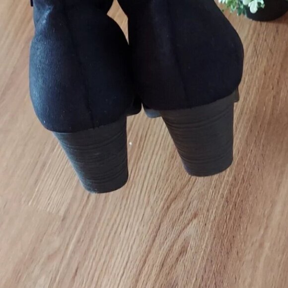 Taylor boots Size 7.5 Ankle. Color black, woman, zipper, fall winter spring comf - Picture 3 of 5